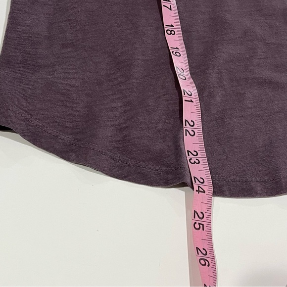 Old Navy Women’s EveryWear Slub-Knit Peace T-Shirt Purple Medium - Picture 6 of 7